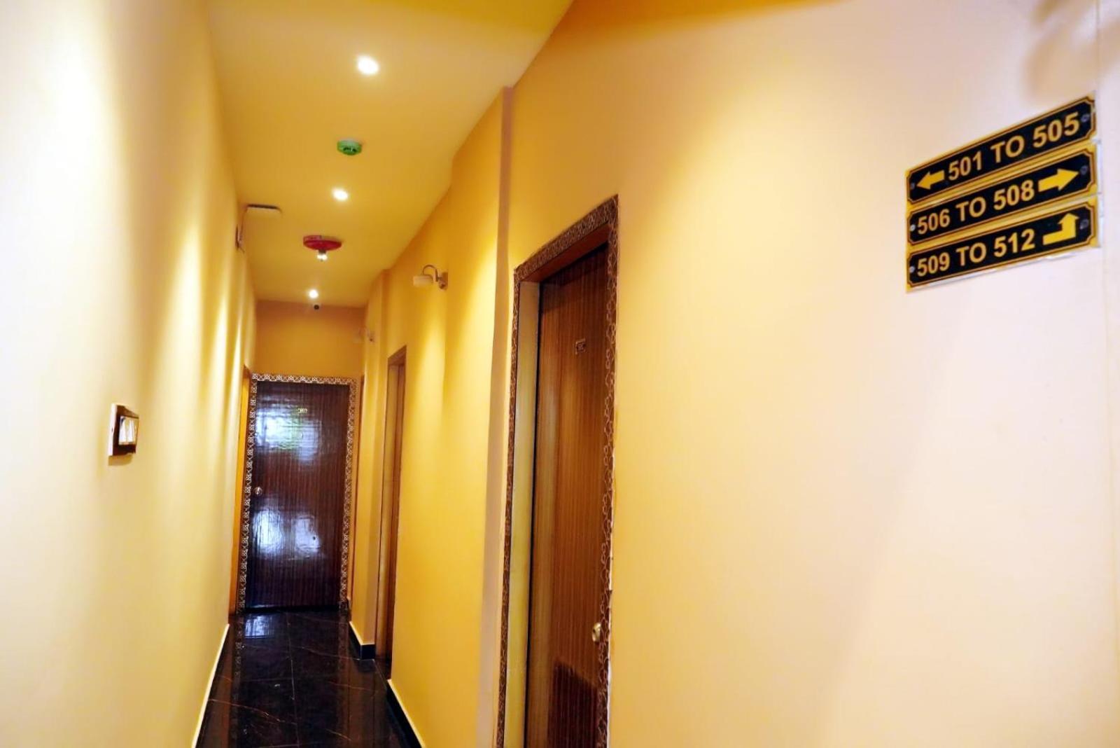 Hotel Golden Plaza Vashi Extérieur photo